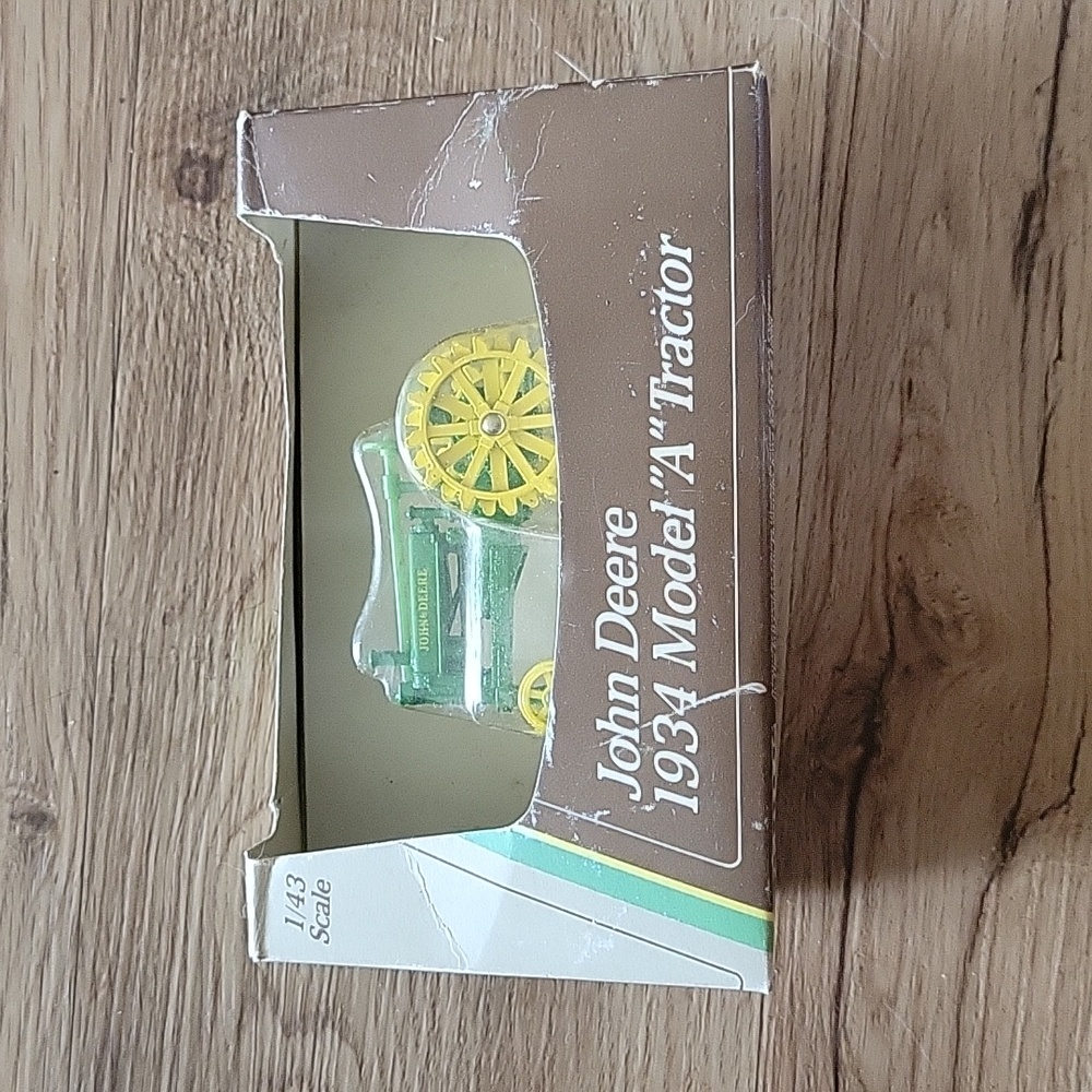 Vintage John Deere 1934 Model A Tractor 1:43 Scale. NIB
